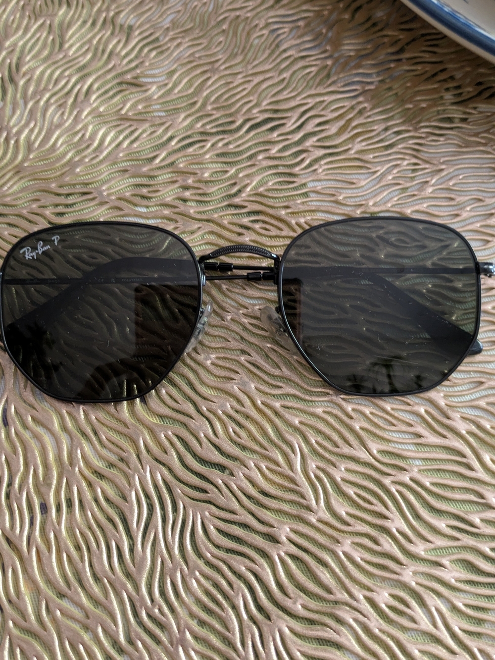 Ray-Ban Men’s Black Metal Sunglasses with Dark Lenses
